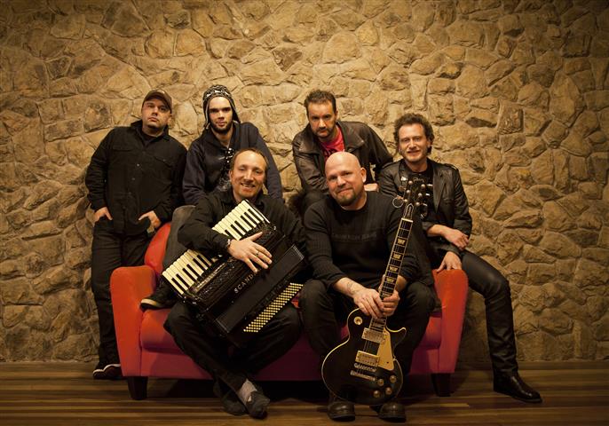 Banda Estado das Coisas se apresenta no Natal Cidade dos Anjos